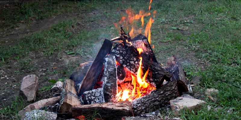 Camp-Bonfire